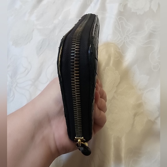 Bottega Veneta Black Woven Wallet - Picture 12 of 16